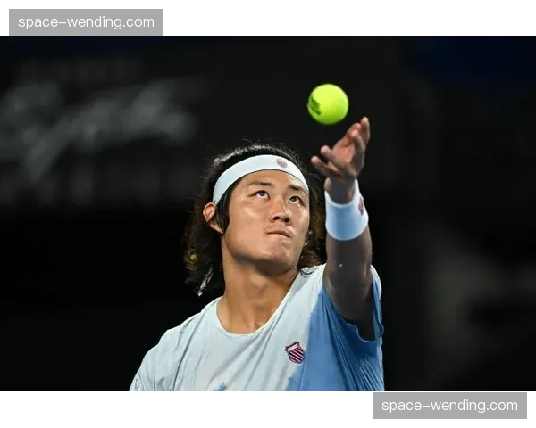 巴塞罗那公开赛第二轮:中国球员张之臻苦战三盘,遗憾出局